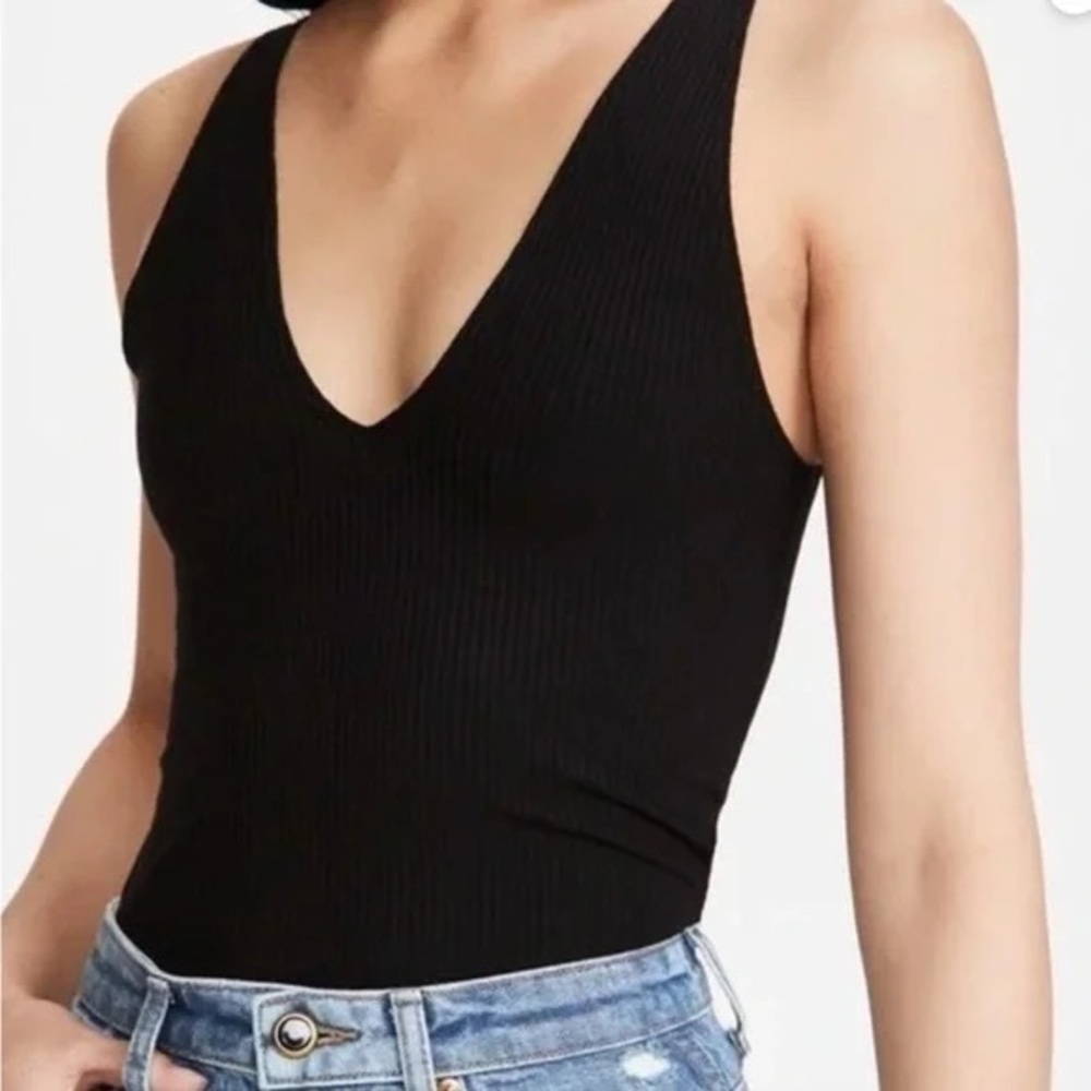 Reformation ribbed v neck tank camisole top cami
